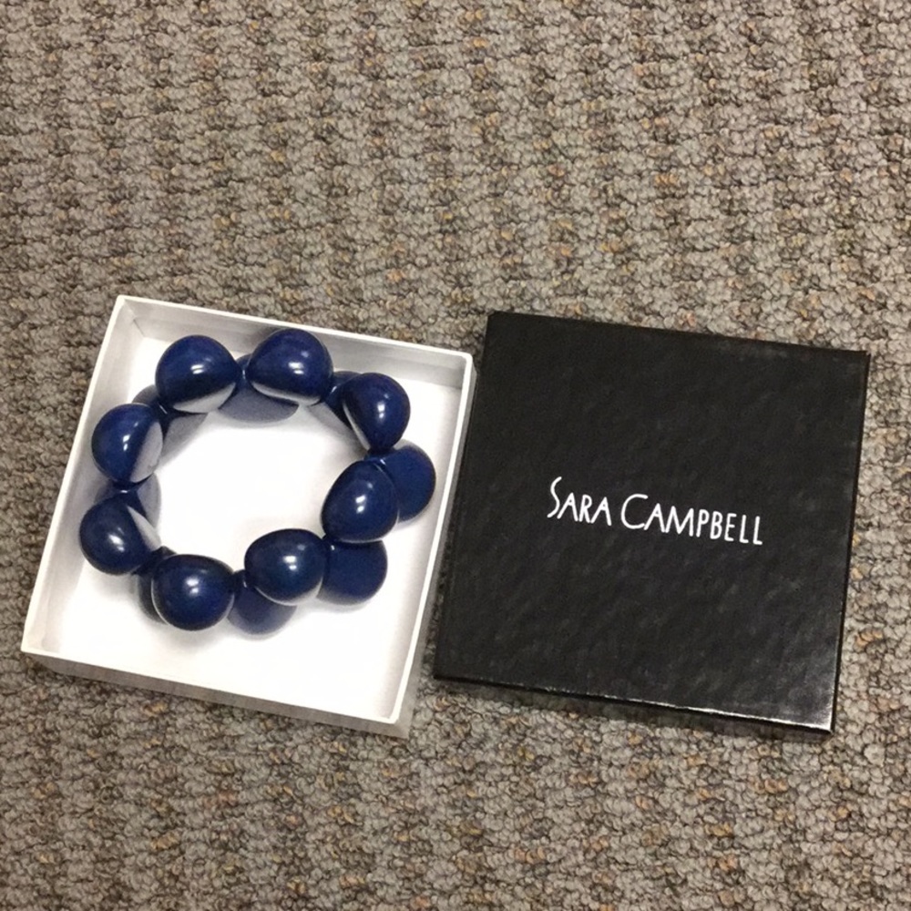 Sara Campbell teardrop stretch bracelet in blue - Picture 1 of 3